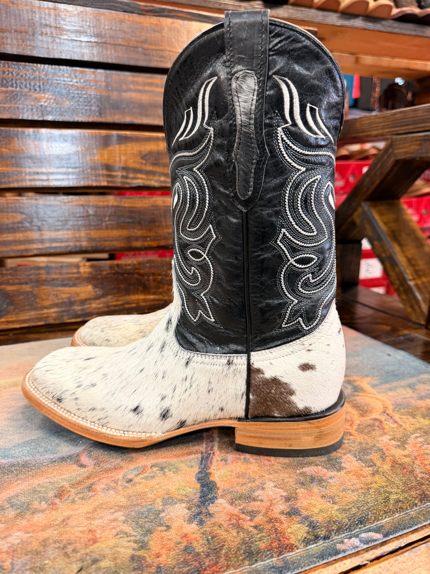 Men’s Cowhide Embroidered Western Boots Size 7