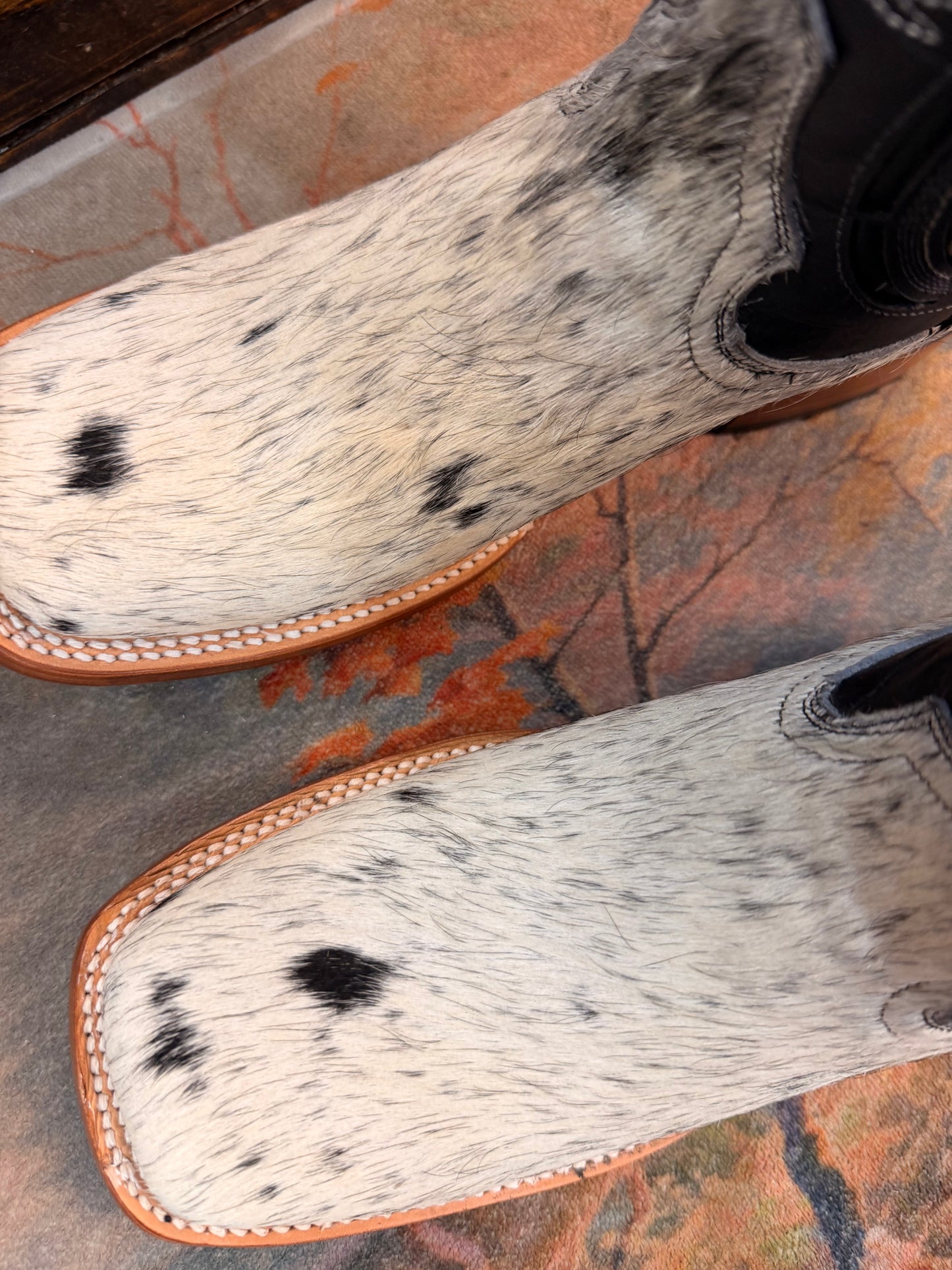 Men’s Cowhide Embroidered Western Boots Size 7.5