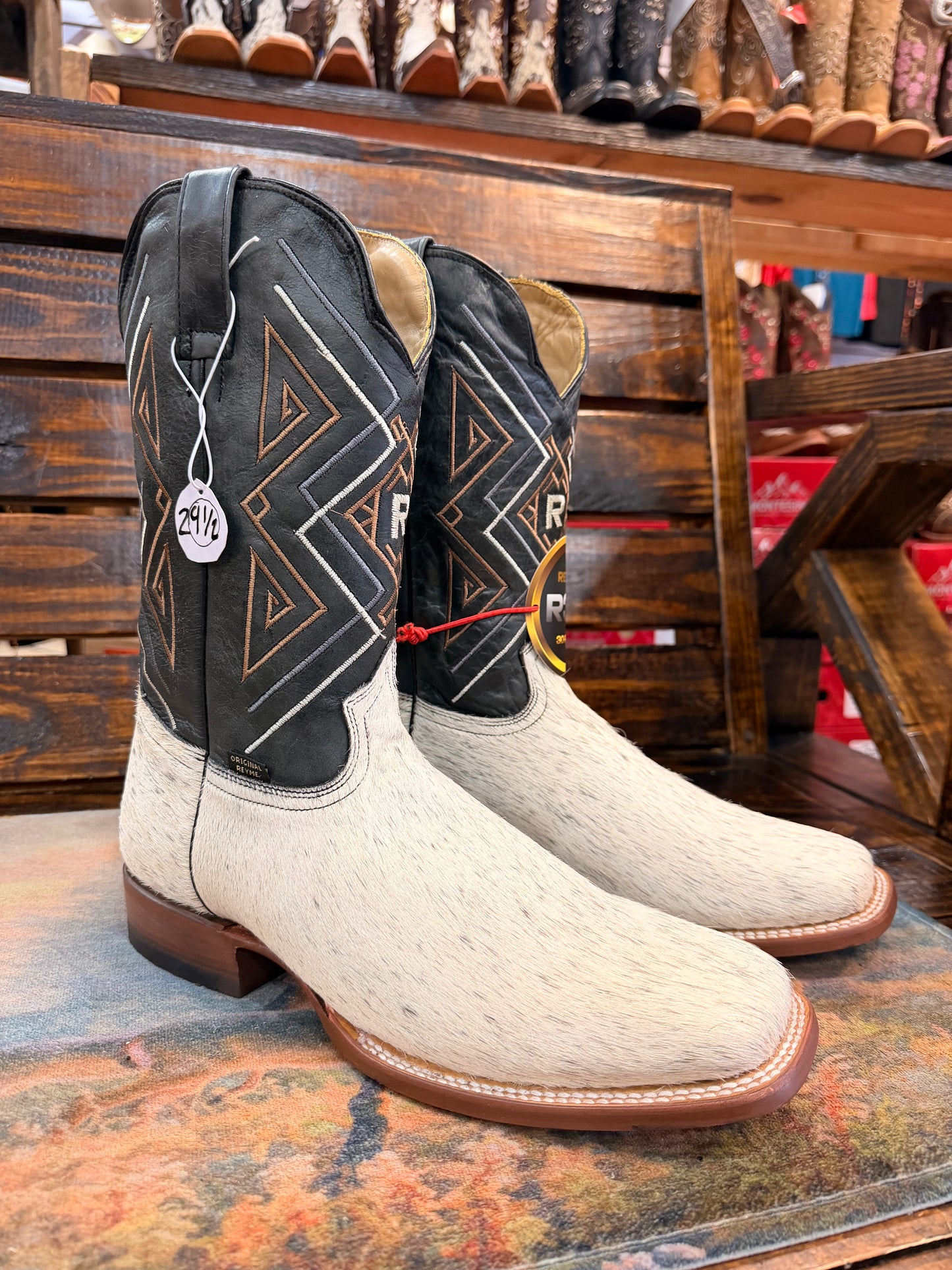 Men’s Cowhide Embroidered Western Boots Size 10.5