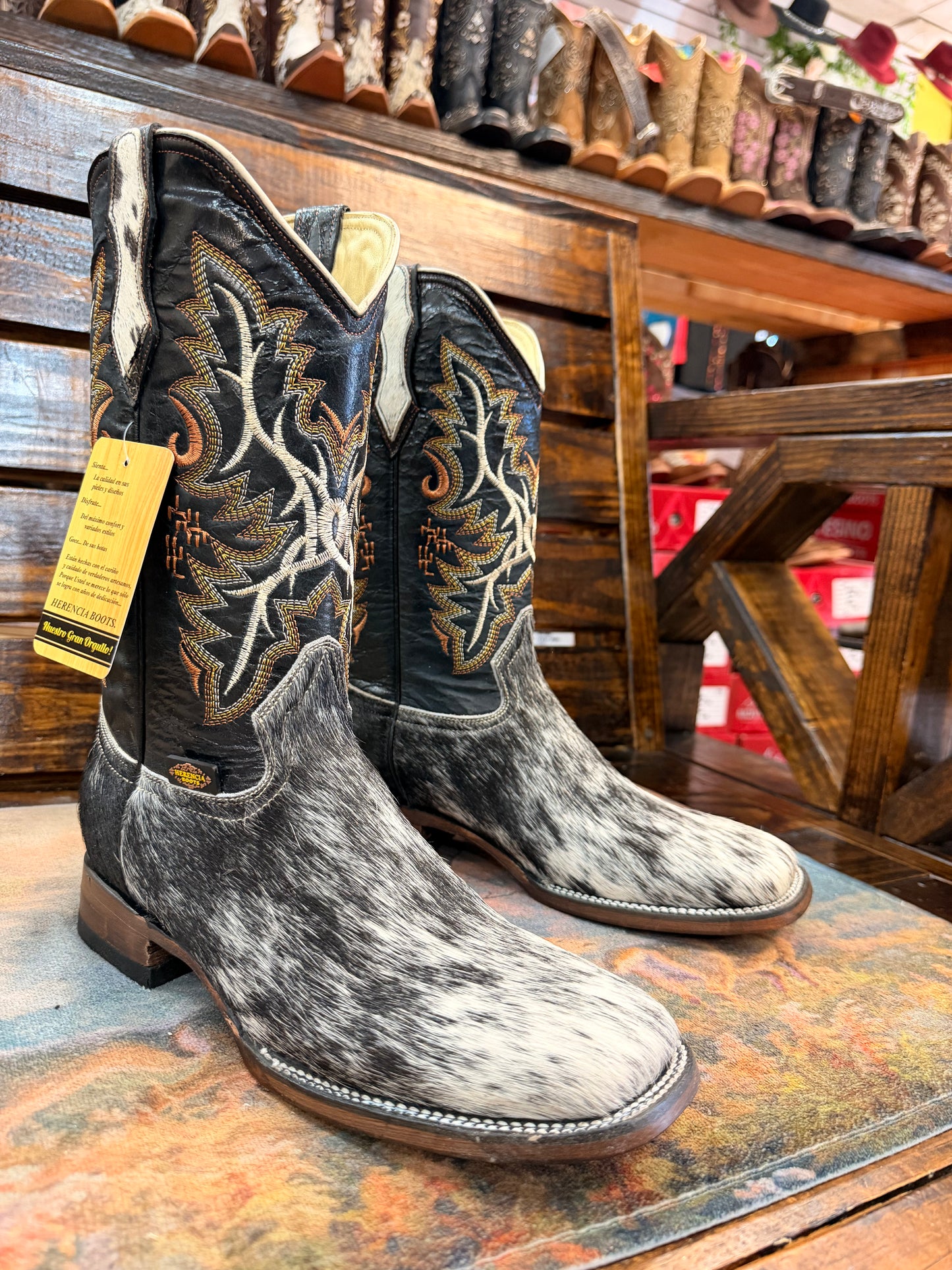 Men’s Cowhide Embroidered Western Boots size 6.5