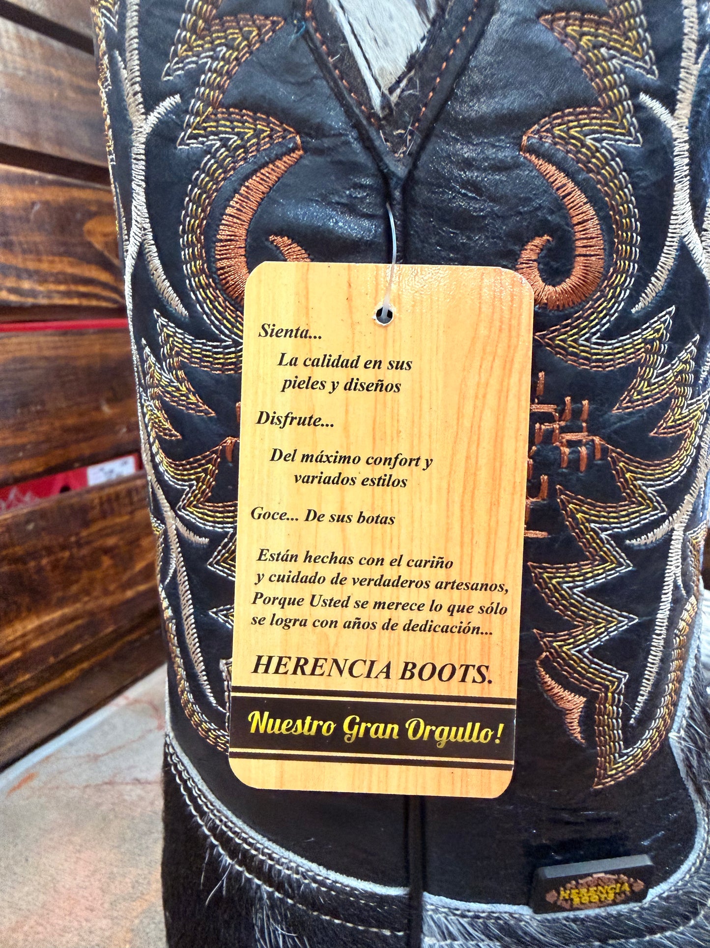 Men’s Cowhide Embroidered Western Boots size 6.5
